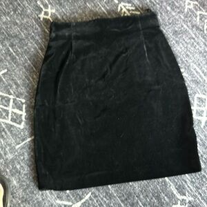 Black Banana Republic velour skirt